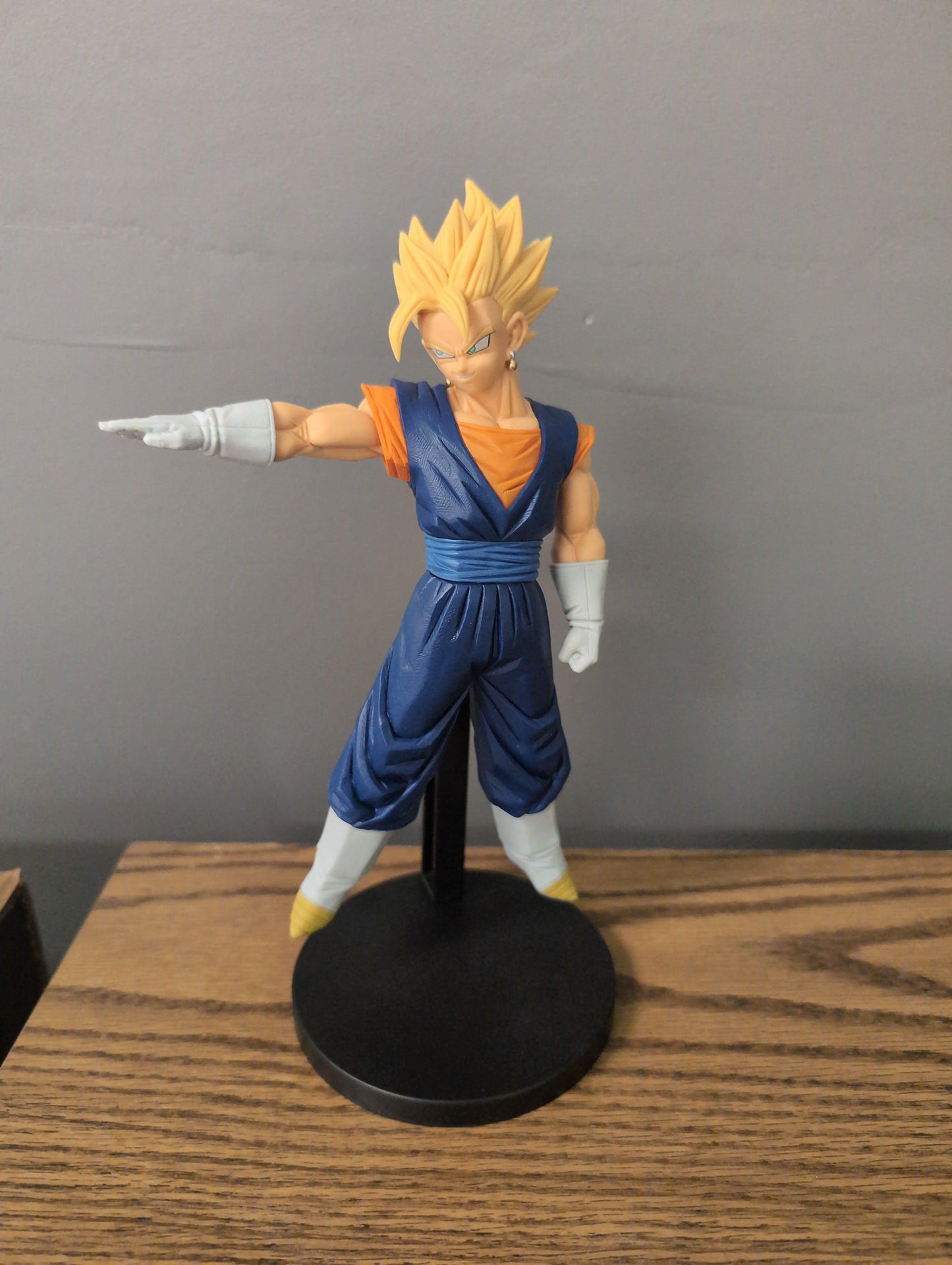 Vegito statue